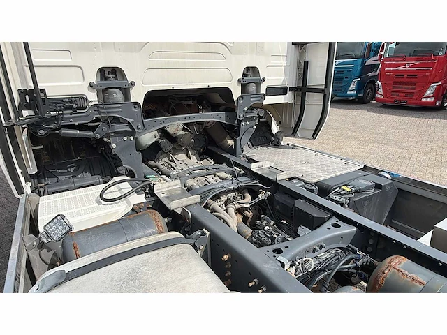 Scania - r590 - retarder - opti - lll - 2021 - vrachtwagen - afbeelding 26 van  31