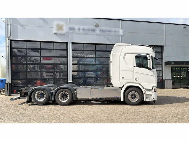 Scania - r590 - retarder - opti - lll - 2021 - vrachtwagen - afbeelding 22 van  31