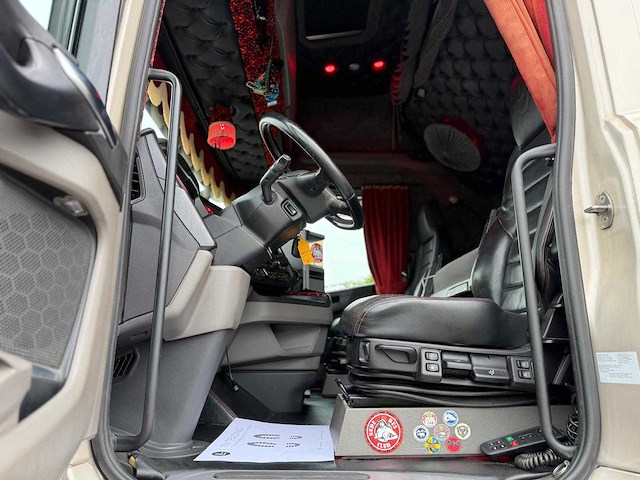 Scania - s580 - v8 - 2018 - vollucht - retarder - alcoa -24-bkn-2 - vrachtwagen - afbeelding 5 van  25