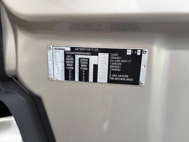 Scania - s580 - v8 - 2018 - vollucht - retarder - alcoa -24-bkn-2 - vrachtwagen - afbeelding 18 van  25