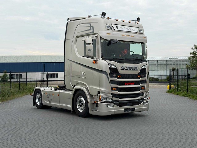 Scania - s580 - v8 - 2018 - vollucht - retarder - alcoa -24-bkn-2 - vrachtwagen - afbeelding 12 van  25