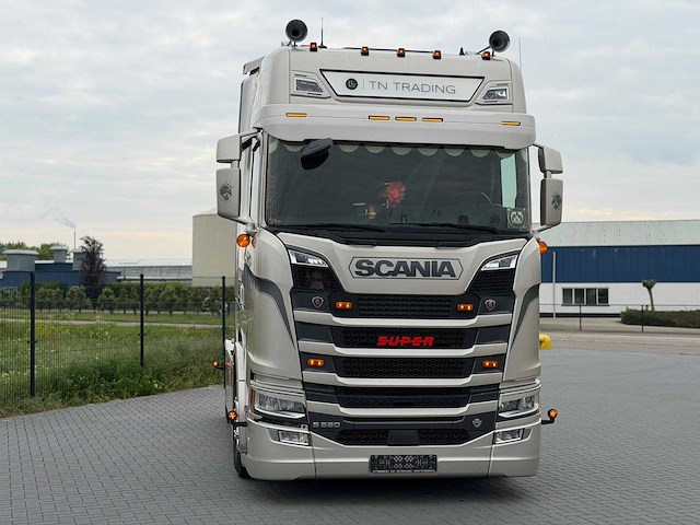Scania - s580 - v8 - 2018 - vollucht - retarder - alcoa -24-bkn-2 - vrachtwagen - afbeelding 19 van  25