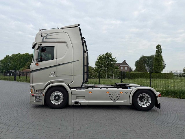Scania - s580 - v8 - 2018 - vollucht - retarder - alcoa -24-bkn-2 - vrachtwagen - afbeelding 24 van  25