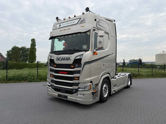 Scania - s580 - v8 - 2018 - vollucht - retarder - alcoa -24-bkn-2 - vrachtwagen - afbeelding 1 van  25