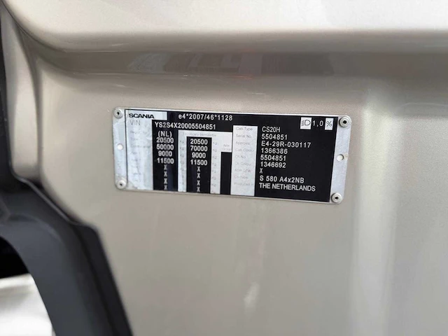 Scania - s580 - v8 - 2018 - vollucht - retarder - alcoa -24-bkn-2 - vrachtwagen - afbeelding 18 van  25