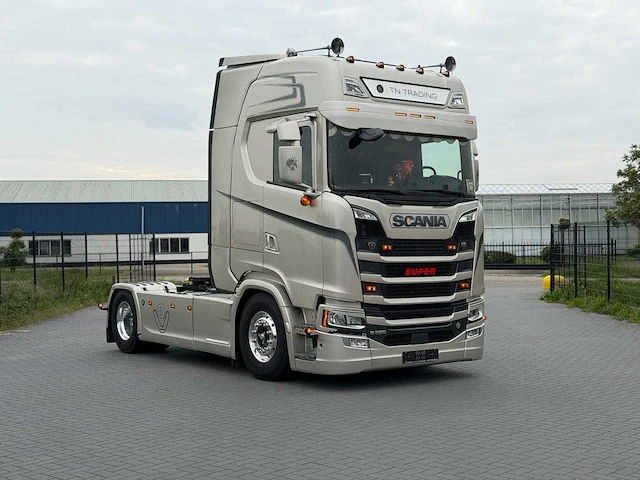 Scania - s580 - v8 - 2018 - vollucht - retarder - alcoa -24-bkn-2 - vrachtwagen - afbeelding 12 van  25