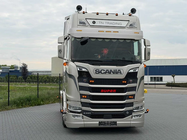 Scania - s580 - v8 - 2018 - vollucht - retarder - alcoa -24-bkn-2 - vrachtwagen - afbeelding 19 van  25