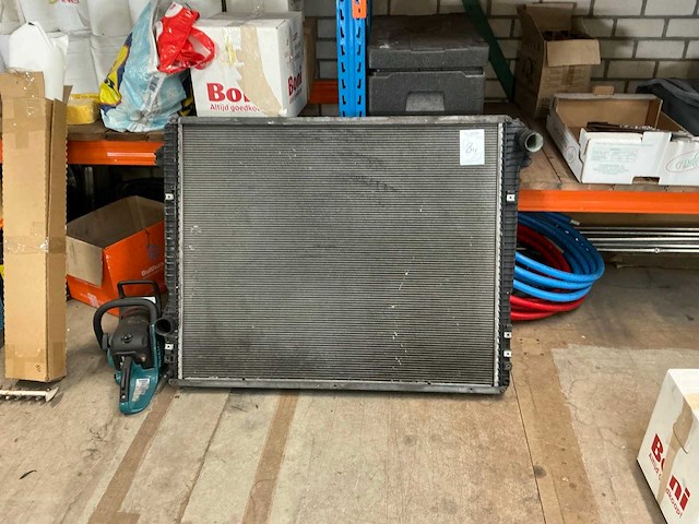 Scania radiator - afbeelding 1 van  3