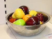 Schaal met kunstfruit - afbeelding 2 van  2