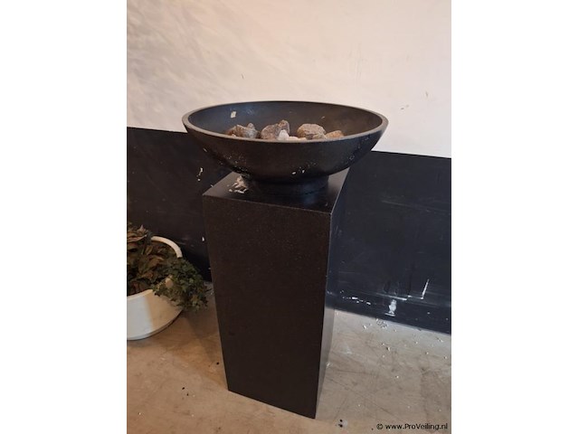 Schaal met sokkel - afbeelding 3 van  3