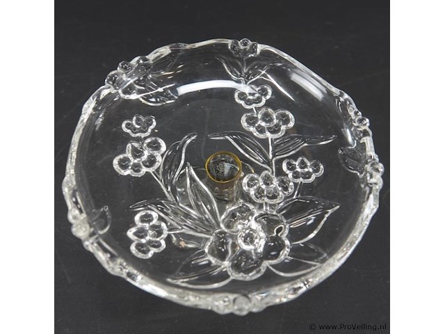 Schaal op voet - afbeelding 4 van  5