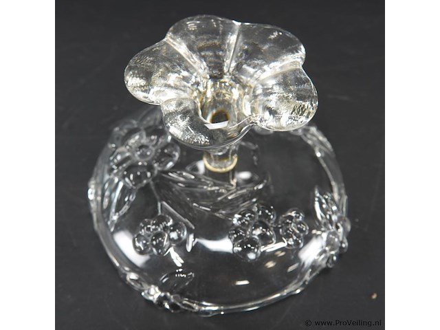 Schaal op voet - afbeelding 5 van  5