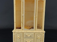 Schaalmodel kast met inhoud - afbeelding 1 van  5