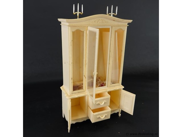 Schaalmodel kast met inhoud - afbeelding 3 van  5