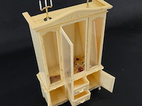 Schaalmodel kast met inhoud - afbeelding 4 van  5