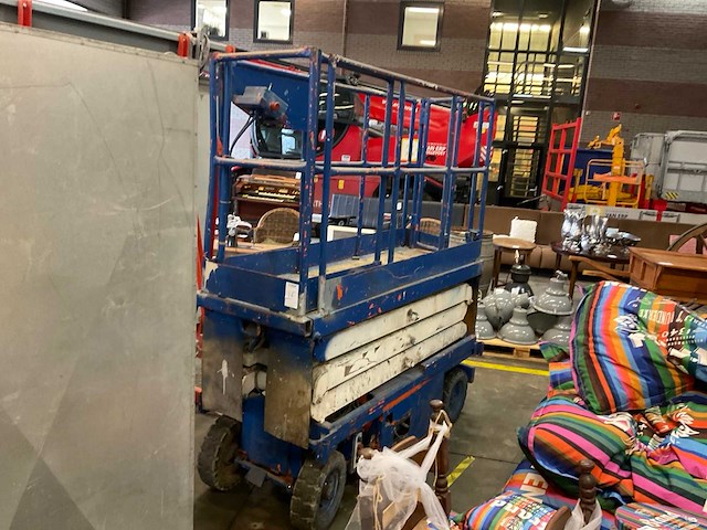 Schaar-hoogwerker - afbeelding 6 van  12