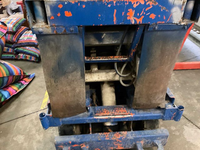 Schaar-hoogwerker - afbeelding 11 van  12