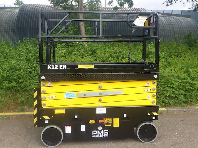 Schaarhoogwerker airo x12en elektrisch 12.10m 2015 - afbeelding 1 van  1