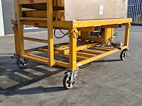 Schaarhoogwerker, custers, cs 4.0, geel, 2003 - afbeelding 2 van  25