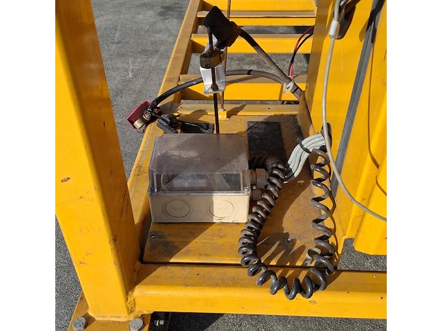 Schaarhoogwerker, custers, cs 4.0, geel, 2003 - afbeelding 7 van  25