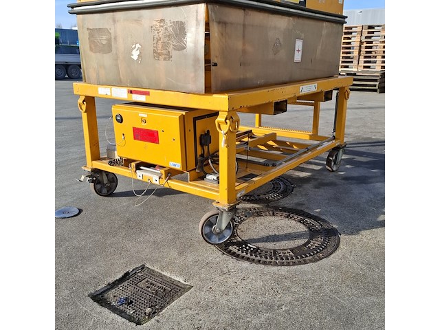 Schaarhoogwerker, custers, cs 4.0, geel, 2003 - afbeelding 9 van  25