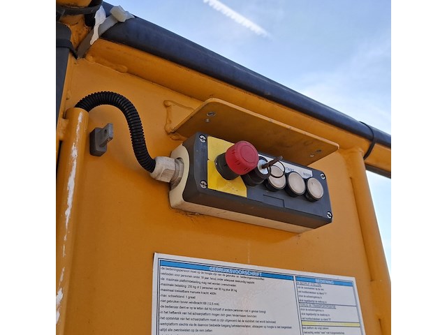 Schaarhoogwerker, custers, cs 4.0, geel, 2003 - afbeelding 18 van  25