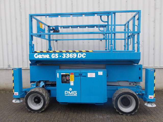 Schaarhoogwerker genie gs-3369dc 11.69m elektrisch 2013 - afbeelding 1 van  1