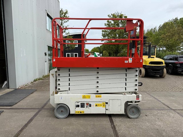 Schaarhoogwerker genie gs-4047 elektrisch 13.7m 350kg 2015 - afbeelding 1 van  1
