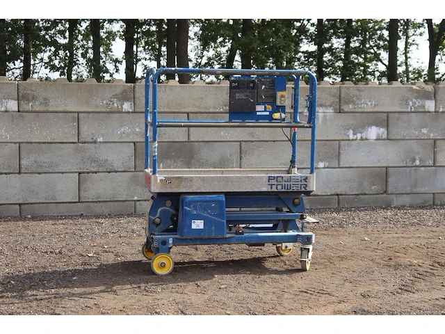 Schaarhoogwerker power tower elektrisch 250kg 2010 - afbeelding 1 van  1