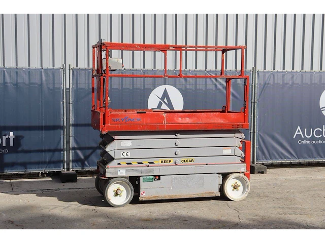 Schaarhoogwerker skyjack sj 3226 elektrisch 227kg 9.9m - afbeelding 1 van  1