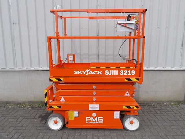 Schaarhoogwerker skyjack sj3219 7.81m elektrisch 2017 - afbeelding 1 van  1