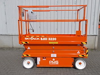 Schaarhoogwerker skyjack sj3220 8.09m elektrisch 2015 - afbeelding 1 van  1