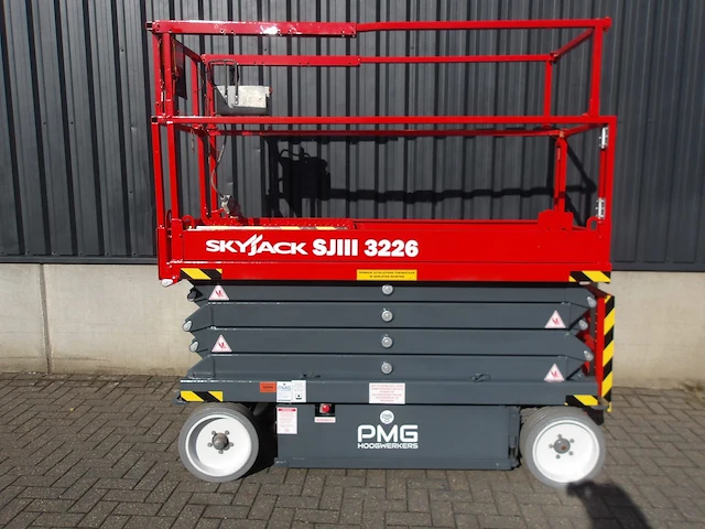 Schaarhoogwerker skyjack sj3226 elektrisch 9.92m 2014 - afbeelding 1 van  1