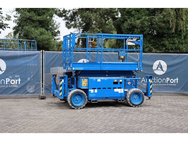 Schaarhoogwerker skyjack sj6832rte elektrisch+diesel 454kg 11.7m 2017 - afbeelding 1 van  1