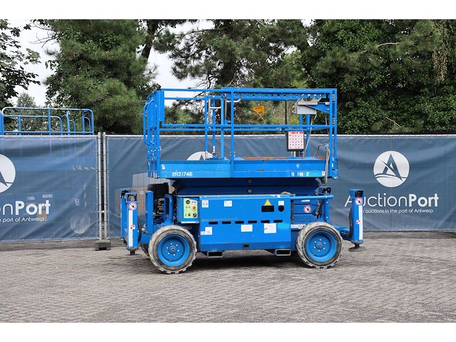 Schaarhoogwerker skyjack sj6832rte elektrisch+diesel 454kg 11.7m 2017 - afbeelding 1 van  1