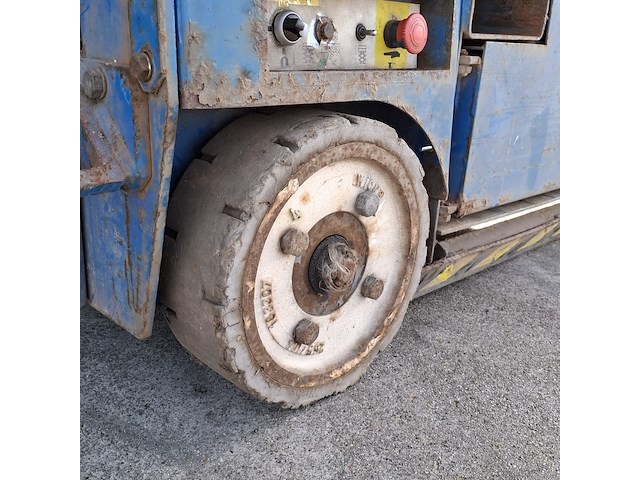 Schaarhoogwerker, upright, mx19, 2005 - afbeelding 2 van  27