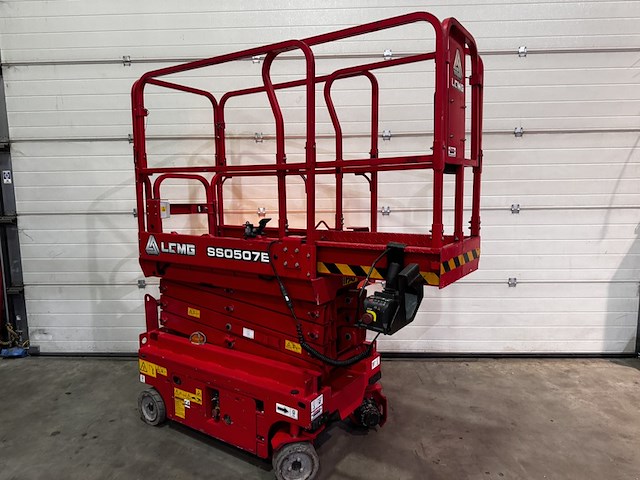Schaarlift hoogwerker lgmg, ss0507e , rood, bouwjaar 2022, elektrisch - afbeelding 6 van  7