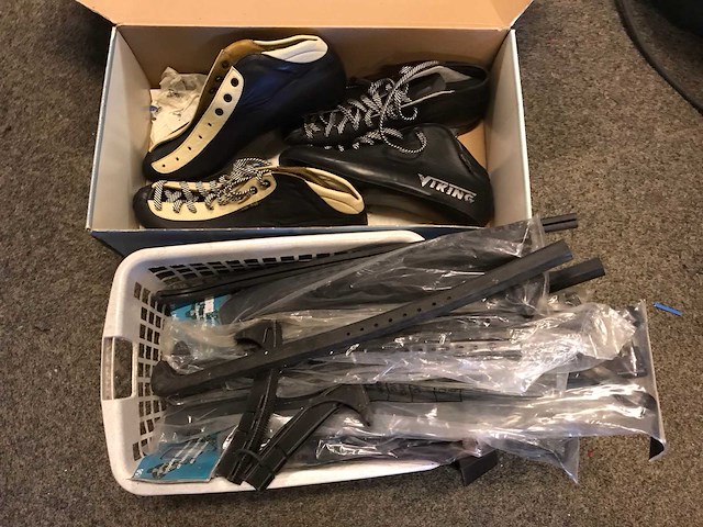 Schaatsbeschermers en schoenen - afbeelding 1 van  3