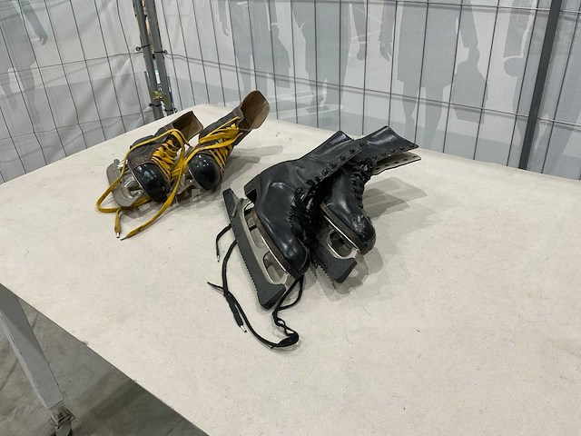 Schaatsen mt 44 en 26 - afbeelding 1 van  9