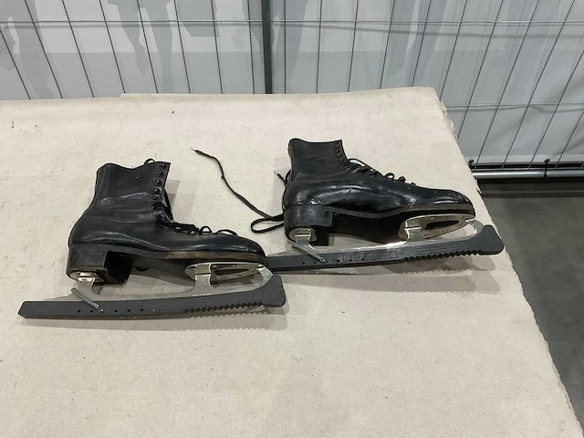 Schaatsen mt 44 en 26 - afbeelding 7 van  9