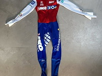 Schaatspak van joy beune, gesigneerd - afbeelding 2 van  6