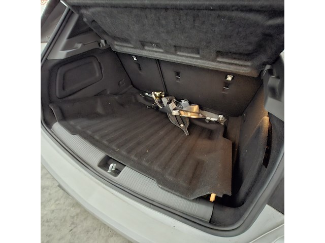 Schade auto, opel, astra - afbeelding 21 van  43