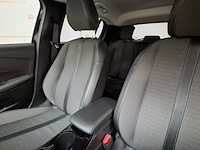 Schade auto, peugeot, 208, 1.2 puretech allure pack, 2023 - afbeelding 33 van  61