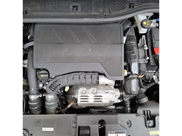 Schade auto, peugeot, 208, 1.2 puretech allure pack, 2023 - afbeelding 47 van  61