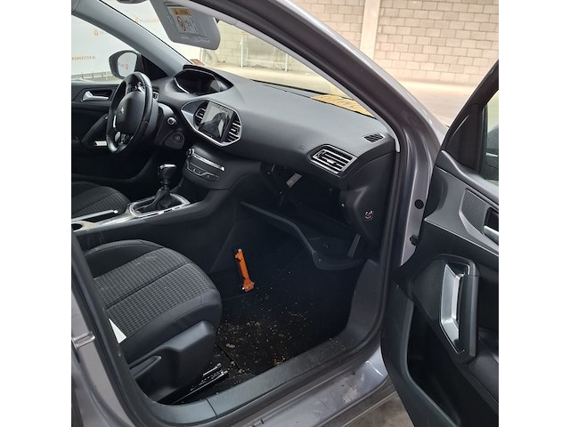 Schade auto, peugeot, 308 1.2 puretech blue lease, 2020 - afbeelding 13 van  42