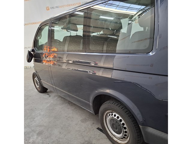 Schade auto, volkswagen, transporter - afbeelding 2 van  47