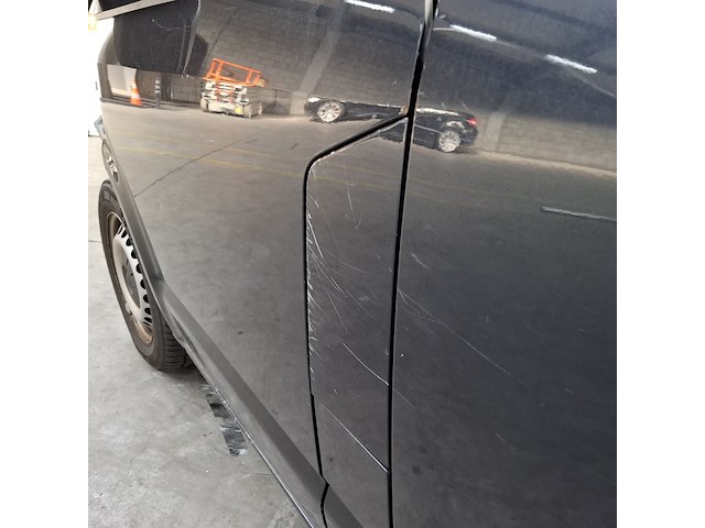 Schade auto, volkswagen, transporter - afbeelding 4 van  47