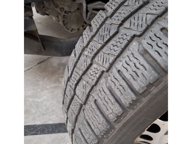 Schade auto, volkswagen, transporter - afbeelding 6 van  47