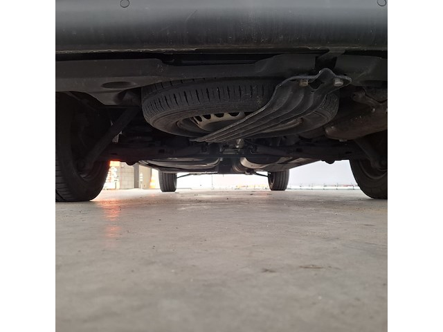 Schade auto, volkswagen, transporter - afbeelding 13 van  47