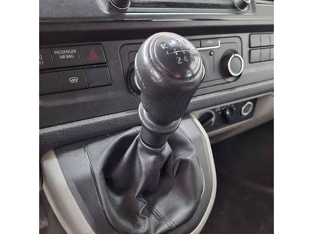 Schade auto, volkswagen, transporter - afbeelding 29 van  47